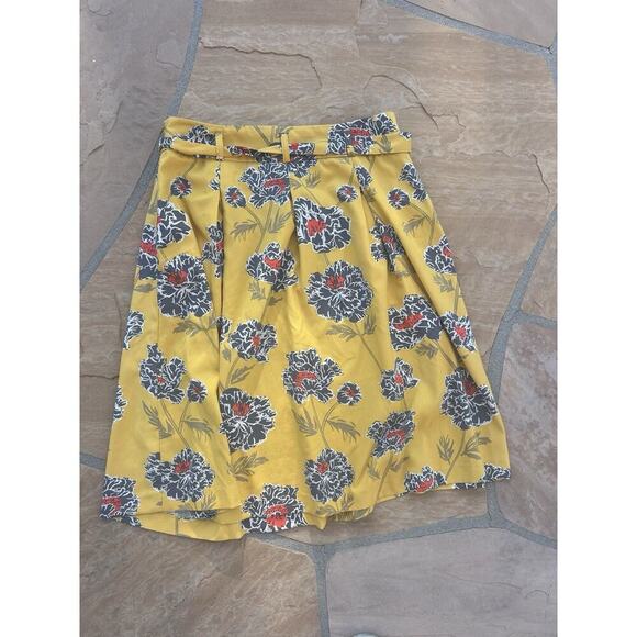 Banana Republic Skirt Womens Size 12 Butter Yellow Floral Feminine Preppy JW - Picture 3 of 4